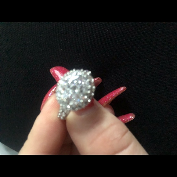 Oval Halo Engagement/Cocktail Ring ✨✨ - Picture 5 of 11